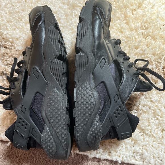 Lightly worn Nike Air Huaraches